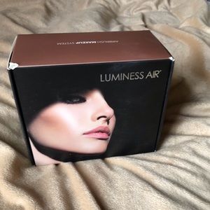 Luminess Airbrush System and Makeup